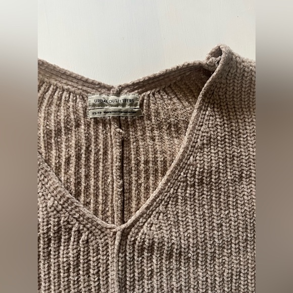 urban outfitters sweater - Picture 2 of 5
